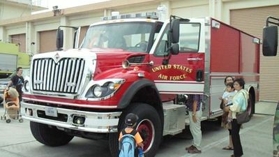 嘉手納基地消防チャレンジ 嘉手納基地FIRE STATION No4 夏の沖縄旅行2019 | 「レッド